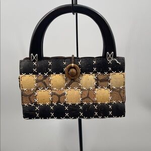 2.8.26 Handcrafted Coconut Shell Black & Tan Women's Bag